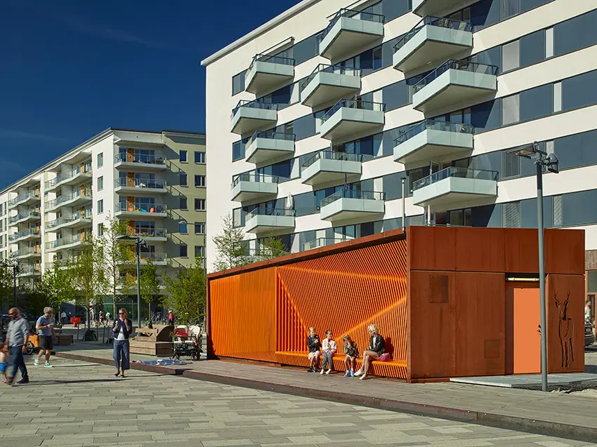 Teknikbyggnad, Storängstorget